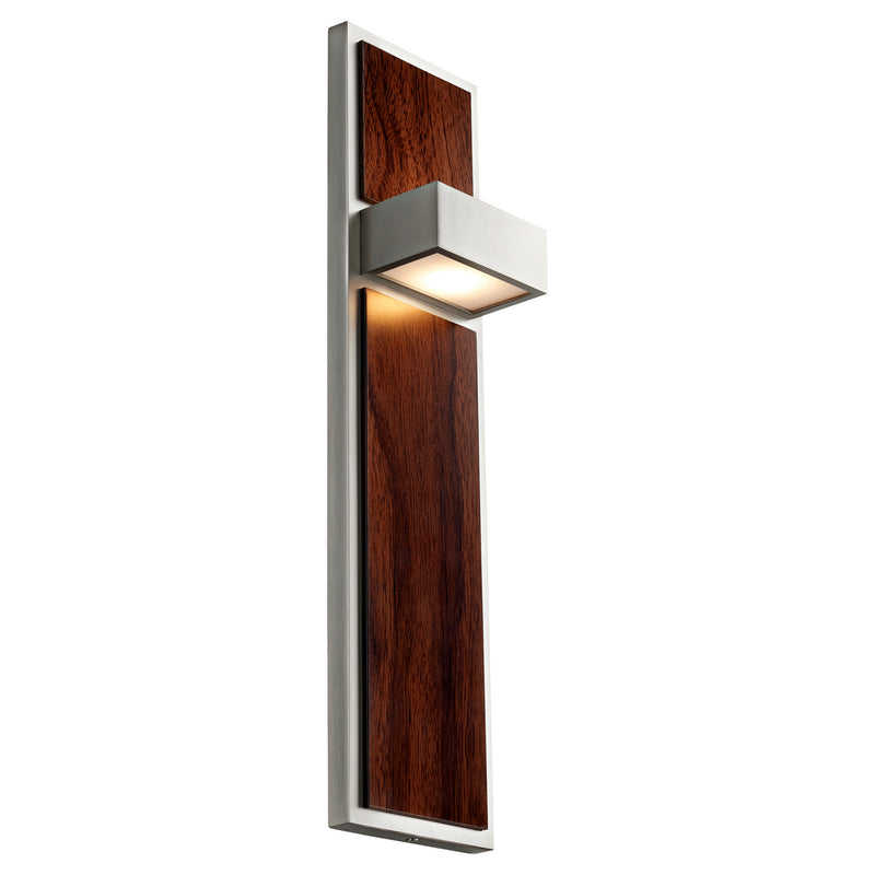 Guapo Sconce